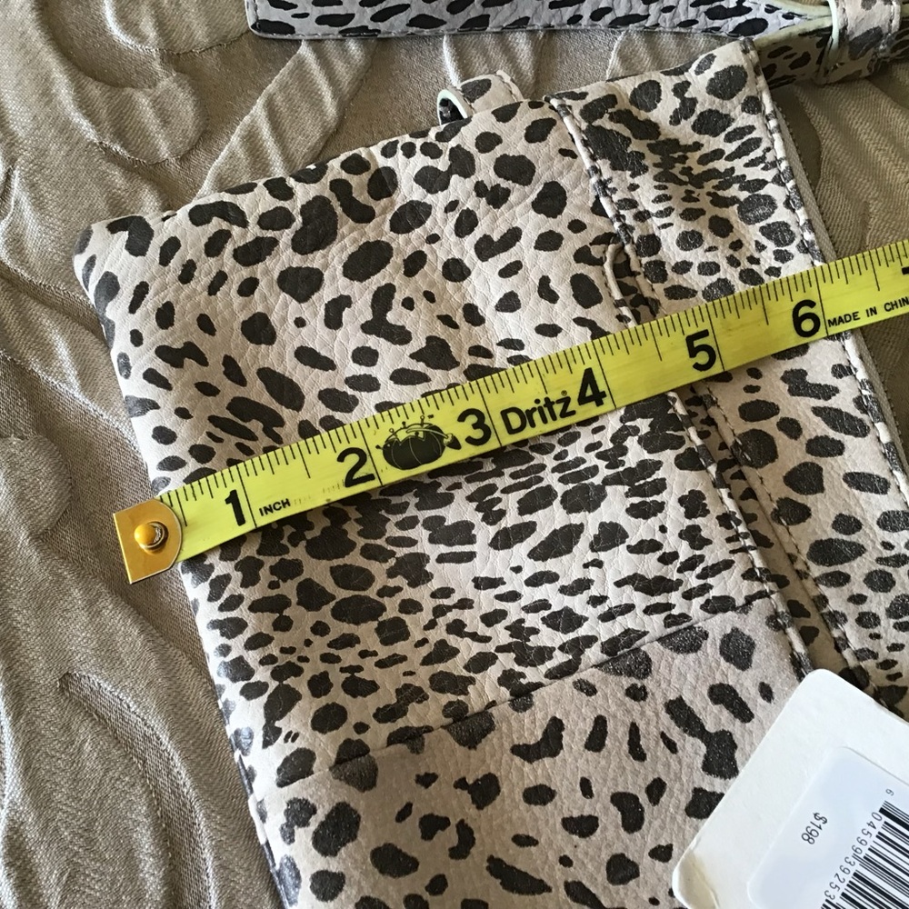 Stylish Leopard Print Boutique Crossbody Bag - Picture 5 of 13